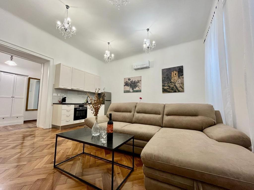 Lux Apartmans Apartman Póla Kültér fotó