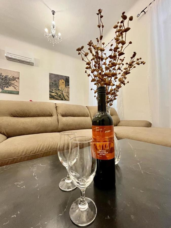 Lux Apartmans Póla Kültér fotó