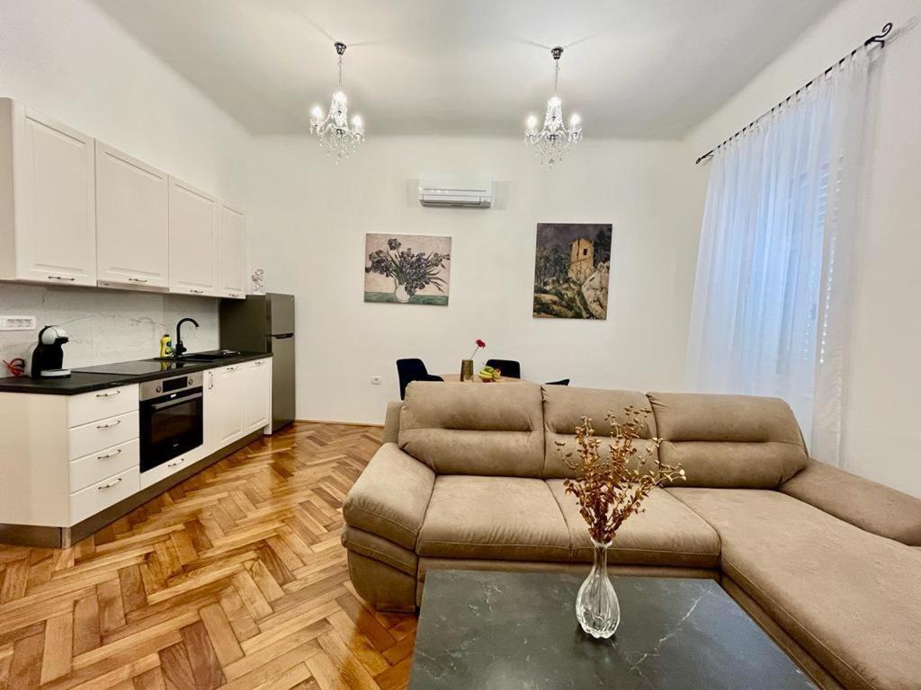 Lux Apartmans Apartman Póla Kültér fotó